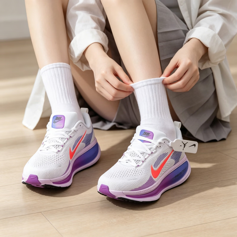 耐克（NIKE）女鞋 2026新款夏季运动鞋VOMERO 18健身训练缓震耐磨透气跑步鞋 薰衣草紫 38.5 245