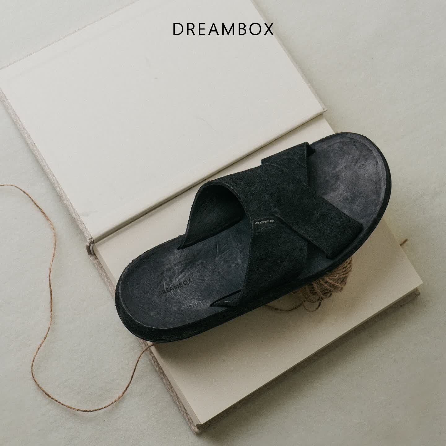 DREAMBOX钧博水洗马皮平底外穿拖鞋2026新款一字拖夏季透气拖凉鞋 陨石黑 40 男码