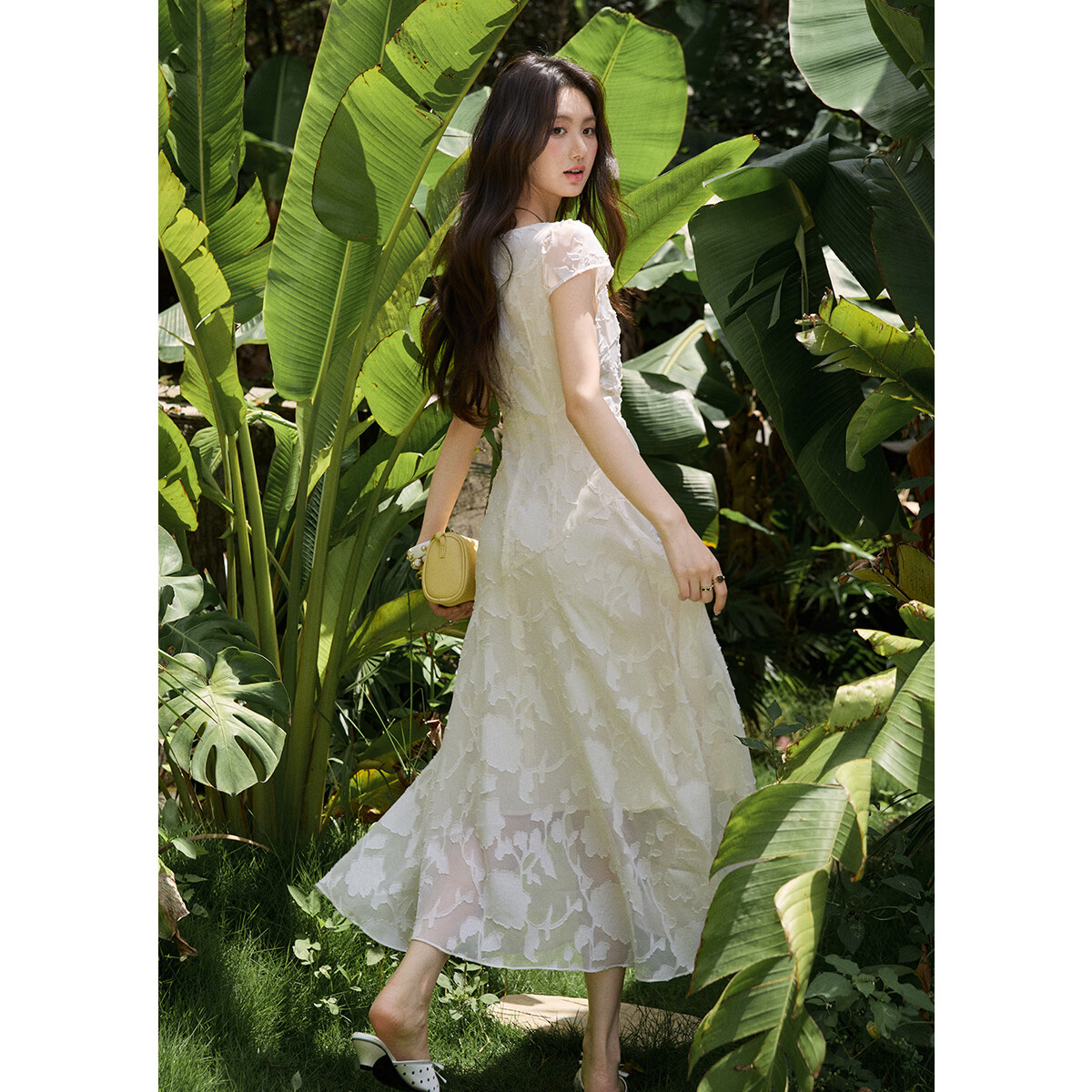 谜秀杏色鱼尾连衣裙女2026夏季新款显瘦轻礼服裙子剪花设计感收腰长裙 杏色 (短袖) M