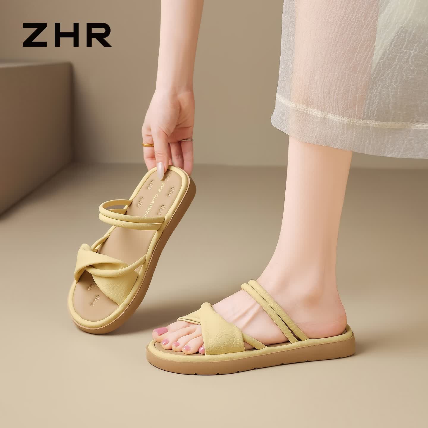 ZHR则则平底一字拖鞋女2026夏季软底两穿休闲凉鞋沙滩配裙子 LI51黄色38