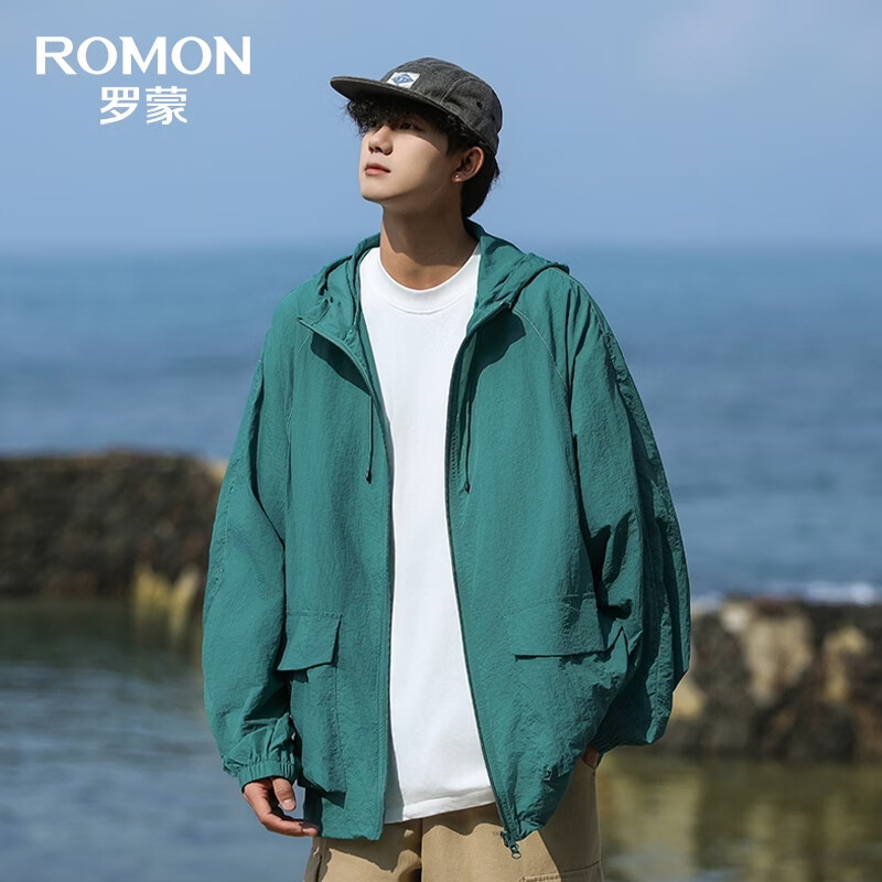 罗蒙（ROMON）UPF50+防晒衣男女同款连帽宽松薄款透气夏季情侣百搭户外防晒服 森林绿 M (165)【建议120-135斤】
