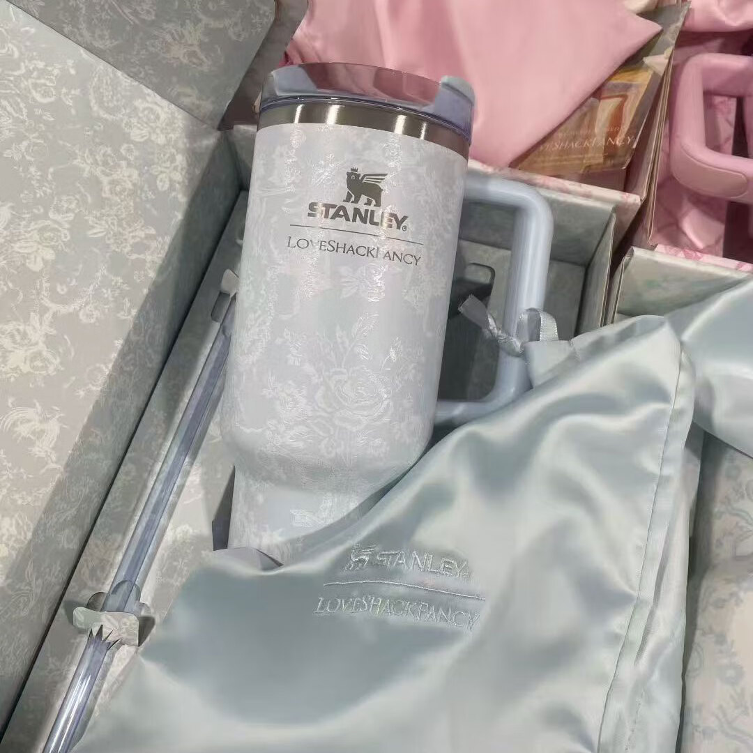 STANLEY保温杯40oz大容量浮雕图案芭蕾风蝴蝶结吸管杯礼盒装女士碎花水杯 香缇粉1180ml/Xiangti powder40oz
