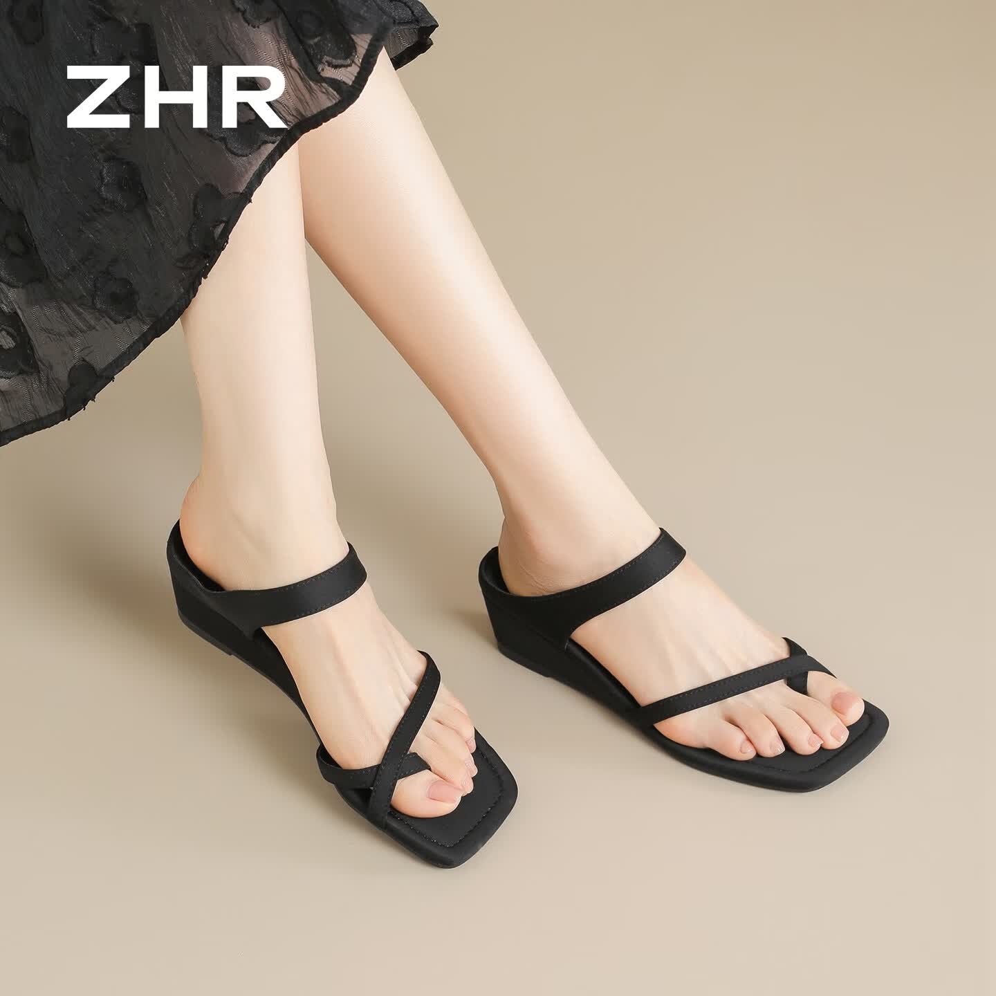 ZHR则则拖鞋女外穿2026新款夏夹趾人字拖女厚底坡跟通勤凉拖鞋CL06黑色37