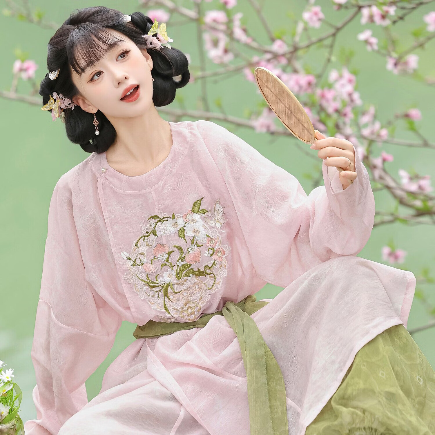 汉虞葵国风汉服女唐制圆领袍灯笼裤腰带日常通勤套装舞台表演春夏透气 冰蓝色圆领袍+浅银色灯笼裤 XL