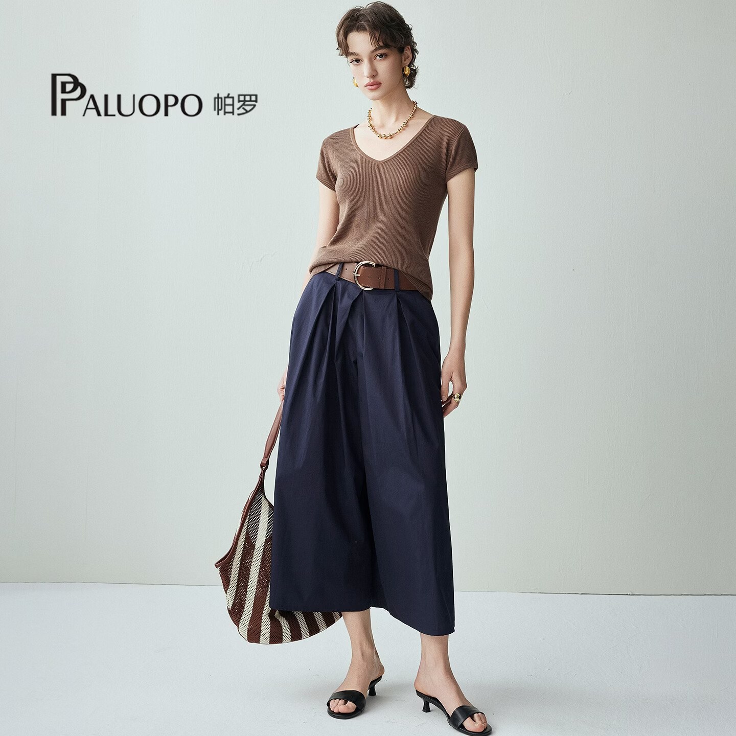 帕罗(PALUOPO)2026夏季百搭简约纯色V领短袖T恤女针织打底衫上衣ES260882Y 摩卡 M