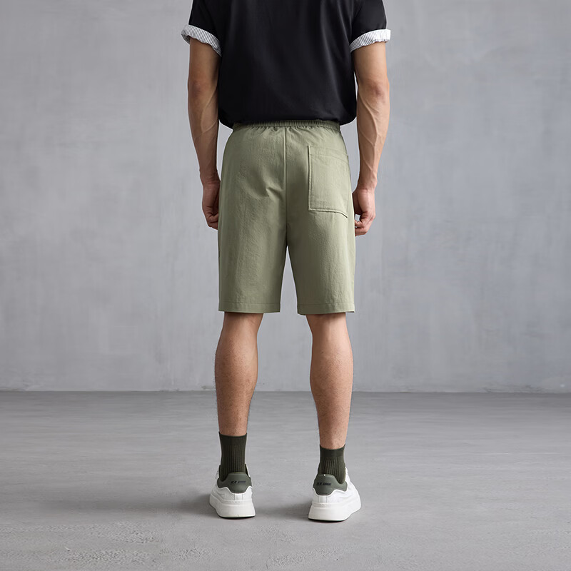 黑鲸（HLAJEANS）海澜之家旗下腰间抽绳休闲中裤男2026年夏季新品户外短裤男 咖色04 3XL