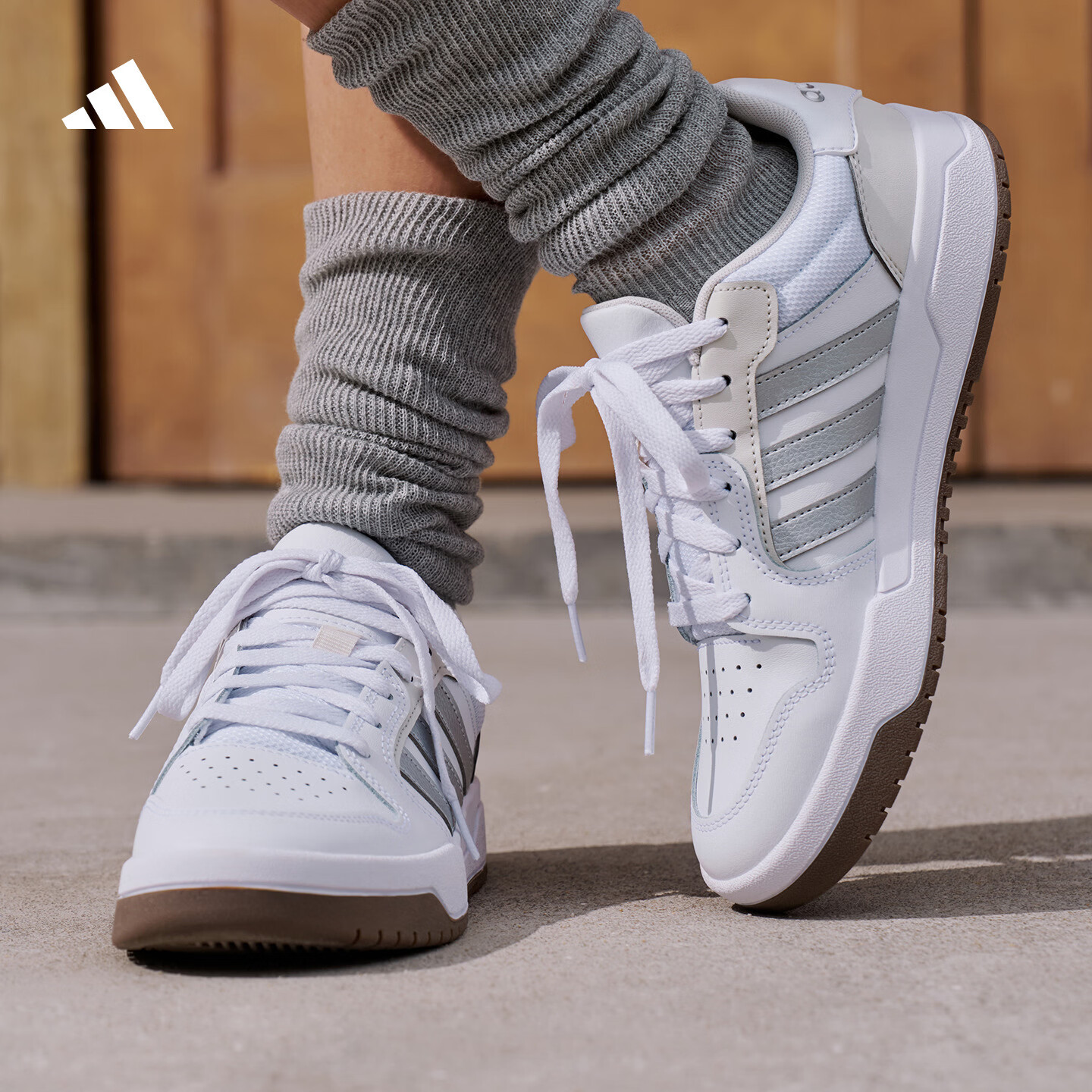 adidas ENTRAP美式校园风运动少年感复古篮球风板鞋男女阿迪达斯   白色/暗银金属/树脂黄   40