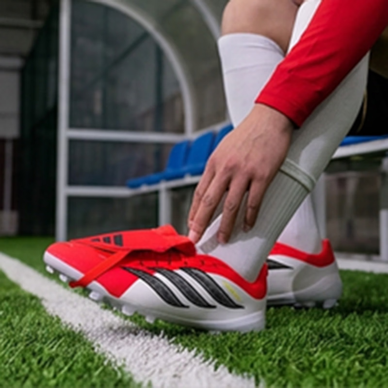 阿迪达斯 (adidas)男子足球鞋 25秋季新款PREDATOR猎鹰 AG短钉中端足球鞋 【猎鹰PREDATOR】黑色/拍大一码/晒图退5 40.5 (255mm)