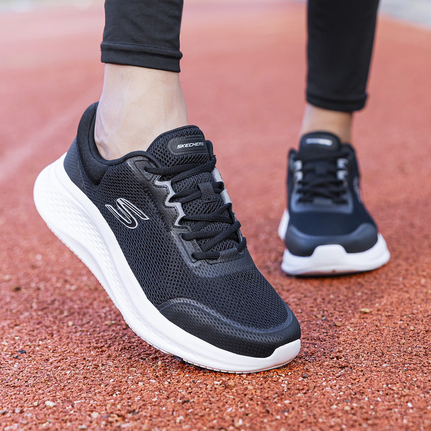 斯凯奇(Skechers)男鞋跑步鞋夏季新款网面透气运动鞋子男轻便舒适减震耐磨跑鞋官方 黑色/白色 41