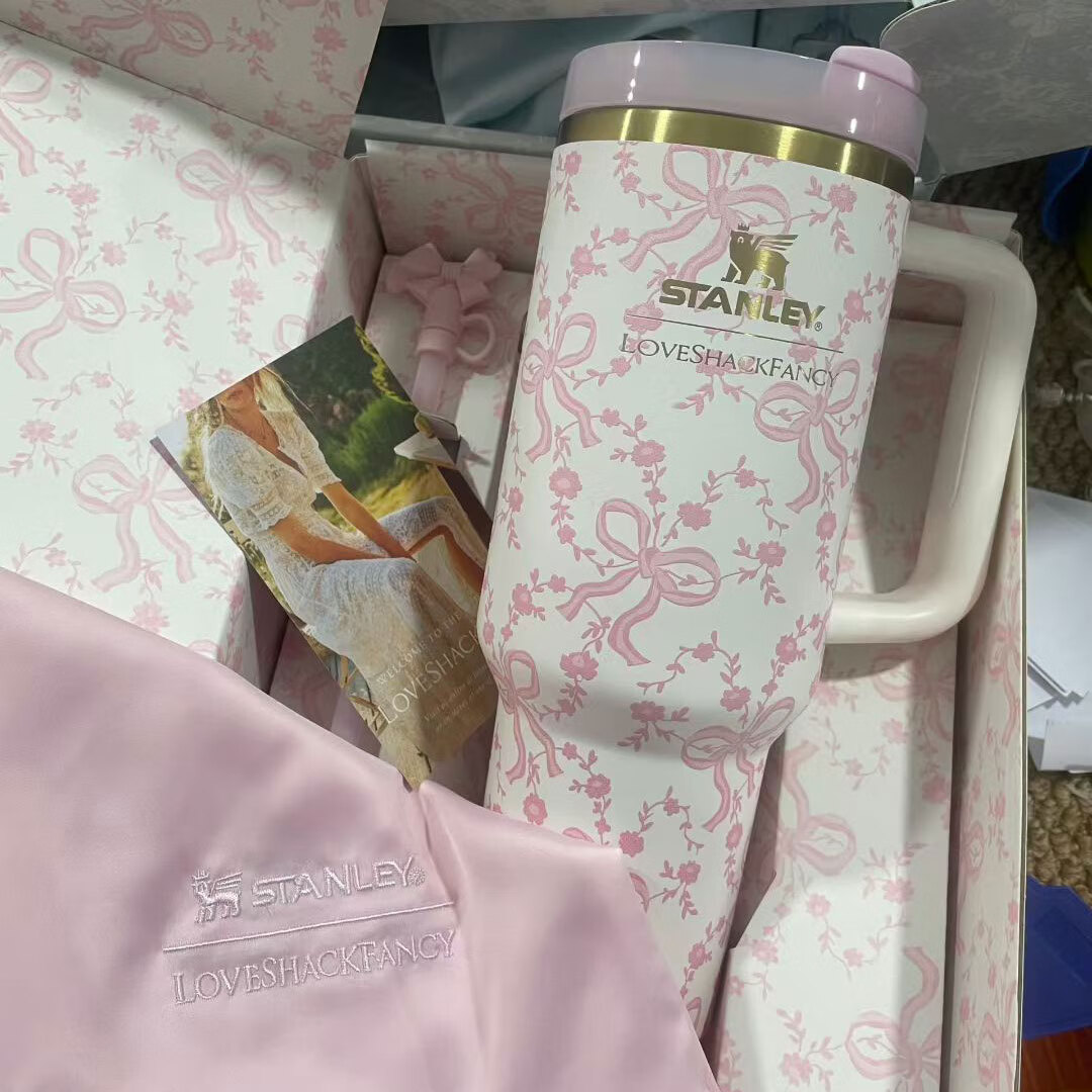 STANLEY保温杯40oz大容量浮雕图案芭蕾风蝴蝶结吸管杯礼盒装女士碎花水杯 香缇粉1180ml/Xiangti powder40oz