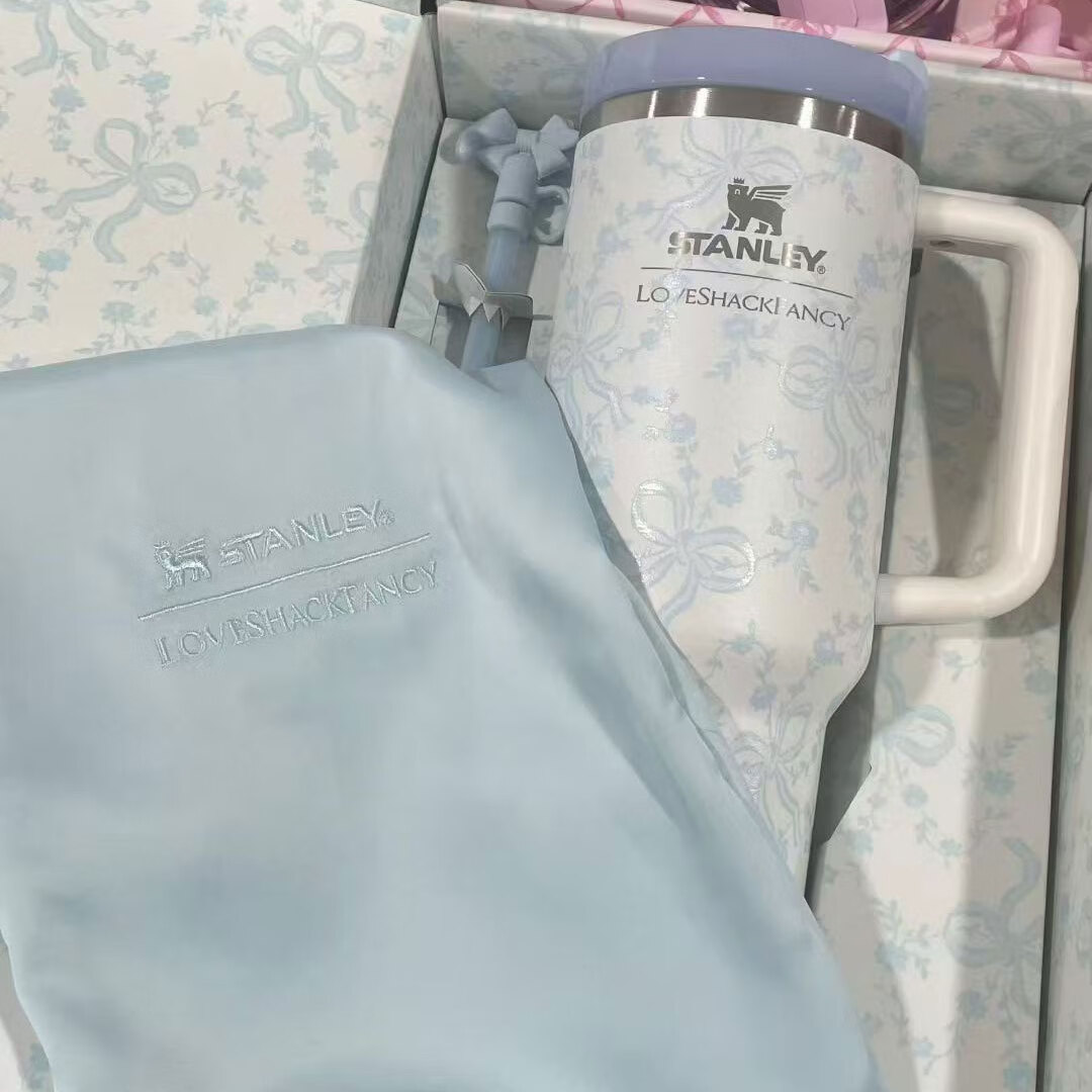 STANLEY保温杯40oz大容量浮雕图案芭蕾风蝴蝶结吸管杯礼盒装女士碎花水杯 香缇粉1180ml/Xiangti powder40oz