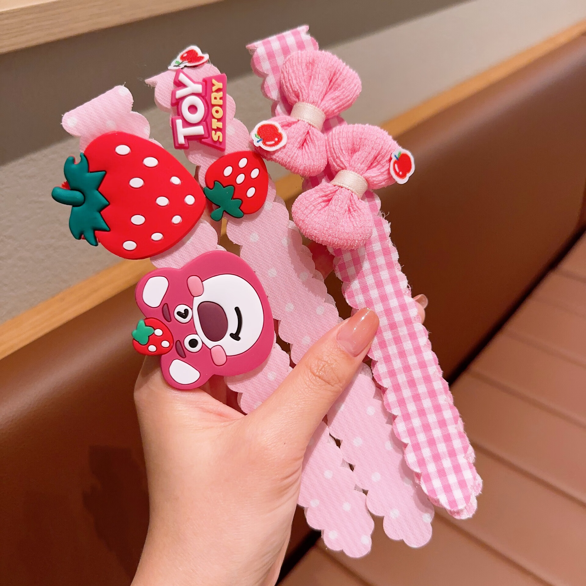 儿童魔术贴发箍小女孩魔法贴女童粘发贴宝宝发带刘海贴碎发女 1#草莓熊魔法贴3件套