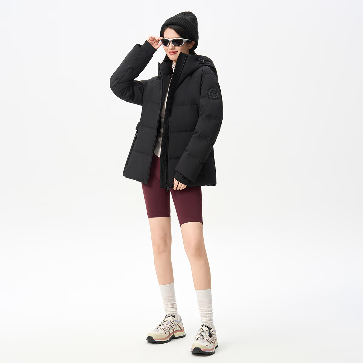 千仞岗秋冬季新款羽绒服女士连帽户外运动防寒服百搭休闲高级感保暖外套 魔力黑 XL (175)