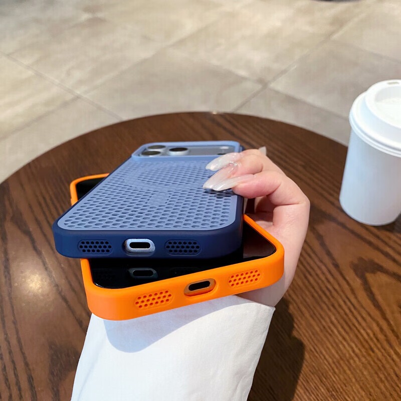 捷威丘适用苹果17promax手机壳iPhone16promax磁吸散热网孔保护套全包iPhone15防摔简约14男女13透气 钛灰色【PC磁吸壳】透气散热+侧面透气+扬声器防尘 iPhone 17 Pro