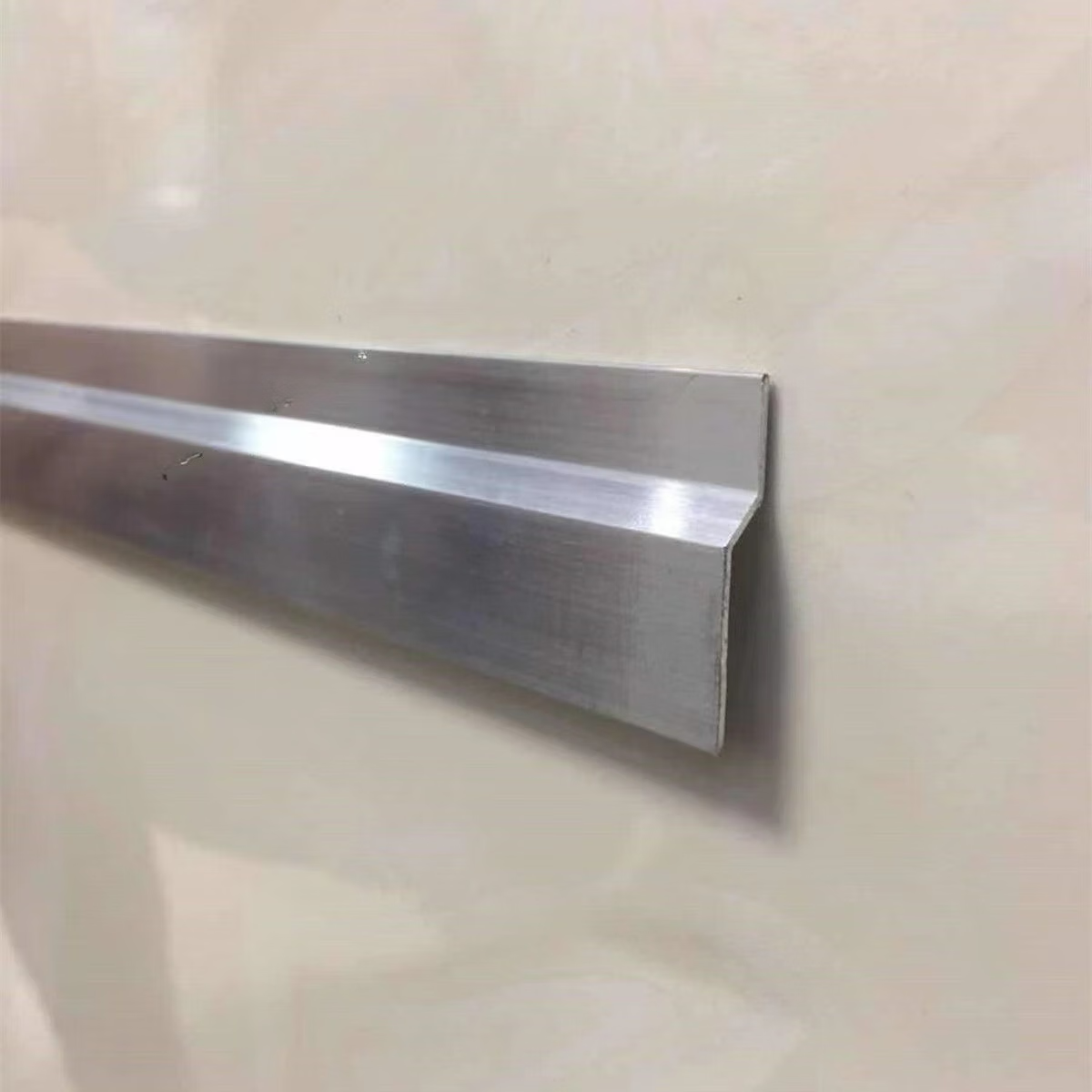 苗苗定制防水卷材收口压条防水压条铝合金防水卷材压条压条金属女儿墙