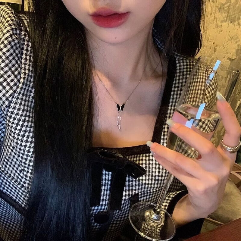 【严选】超精致黑色蝴蝶项链女ins轻奢高级设计感锁骨链气质百搭 01【黑色流苏蝴蝶项链】