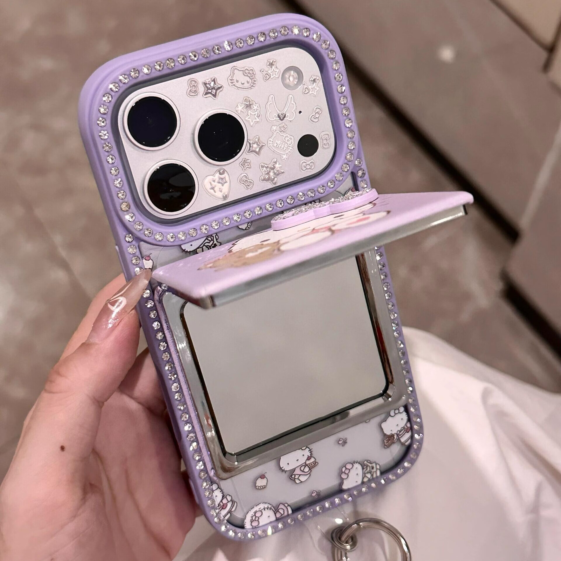 适用苹果17promax手机壳iphone15pro立体水钻蝴蝶结kitty镜子16pro可爱卡通16网红女款超好看外壳 透粉单壳+镜子+手链 iphone 17 Pro Max