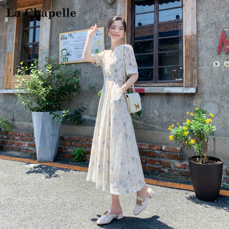 La Chapelle温柔风碎花连衣裙子女新款茶歇法式高级感显瘦v领长裙 杏色 L
