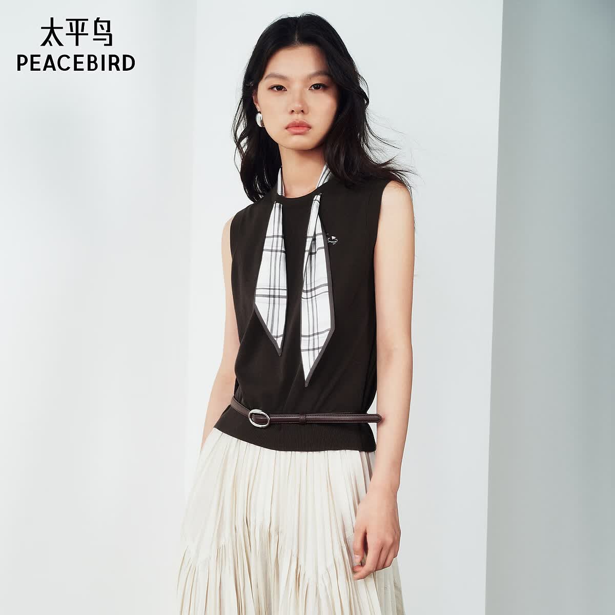 太平鸟【商场同款】秋新款女士可拆卸格纹丝巾针织背心A1EFG3106 土褐色 M 160