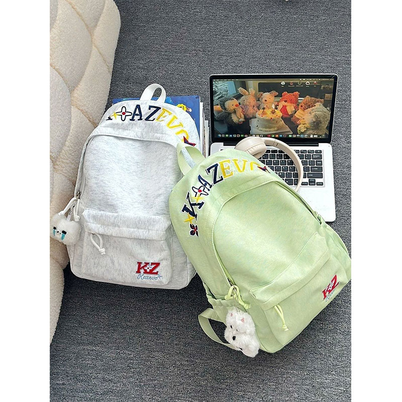 初高中书包大学生美式复古字母刺绣双肩包简约百搭大容量旅行背包 白色【带流泪猫猫头挂件】