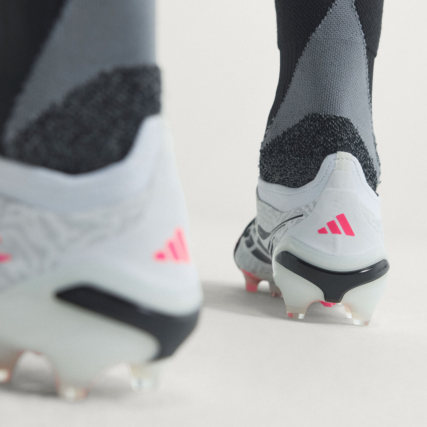 adidas PREDATOR ELITE FT AG人造草皮短钉足球鞋男女阿迪达斯 白色/漩涡荧光红/黑色 43