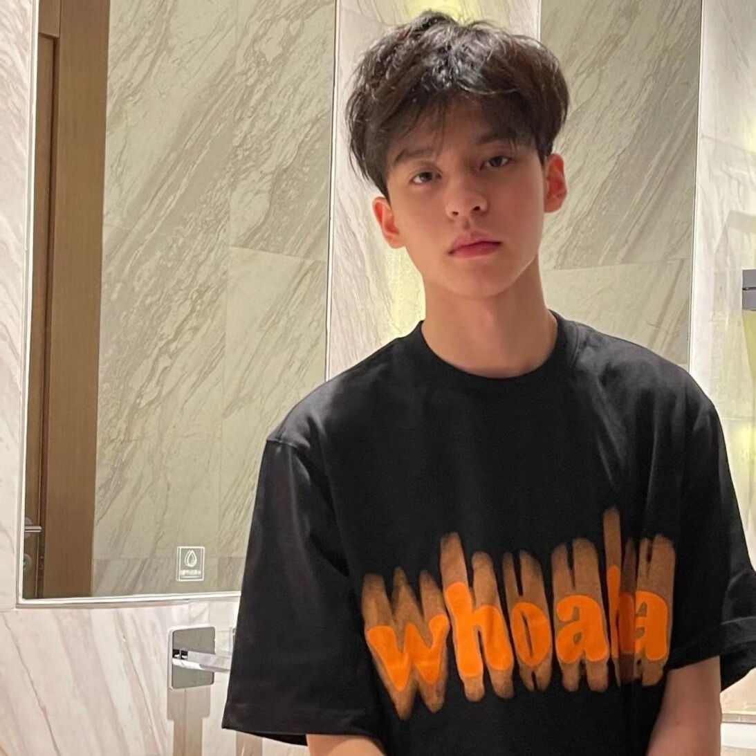 绅弛豹(shenchibao)高中生男装18岁男生24岁大学生复古美式t恤男hip