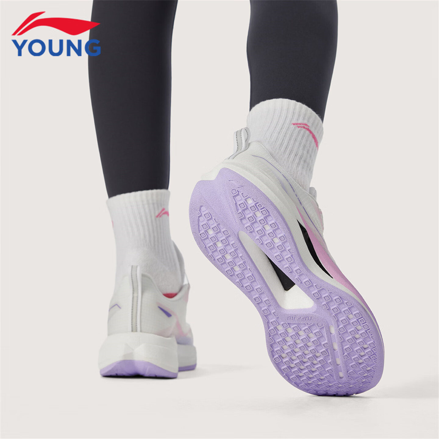 李宁(LI-NING)儿童跑步鞋2026秋季新款赤兔9PRO男女大童低帮䨻丝轻量高回弹跑鞋 标准白/初荷粉22-6 赤兔9 PRO纽扣 33