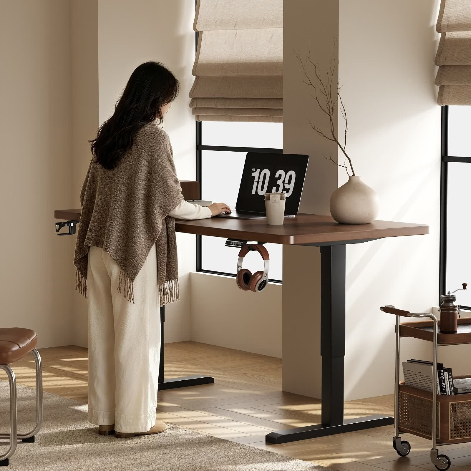 千禧华府电动升降桌实木电脑桌家用学习书桌办公桌子电竞桌工作台胡桃160