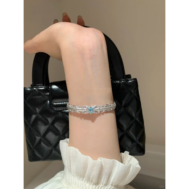 buhesyt中古重工金色拉丝蕾丝手镯女宫廷风小众设计轻奢感爆闪手饰女 SL1728 京东折扣/优惠券