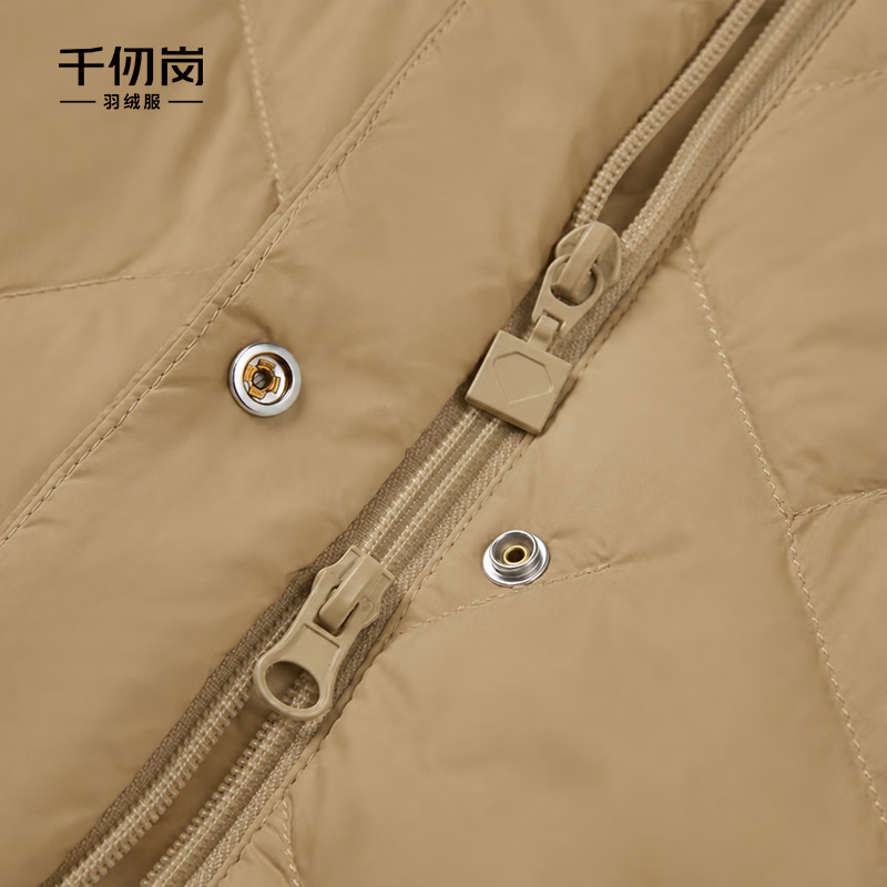 千仞岗90白鸭绒高蓬松度高清洁度冬季羽绒服女士中长款连帽外套 金秋咖 S (160)