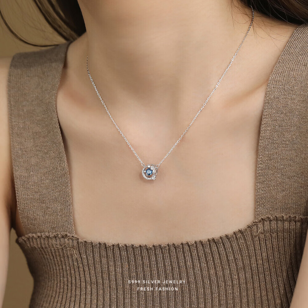 S999足银小清新尖晶项链女浅蓝众星捧月吊坠小众设计感锁骨链 白金色 足银