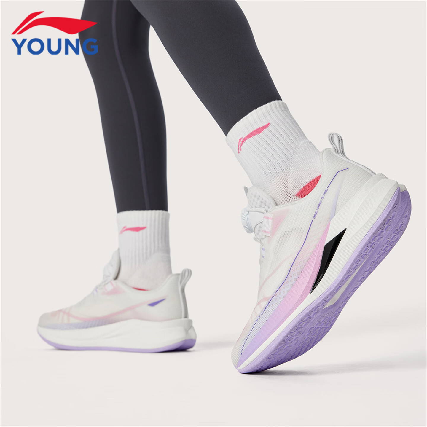 李宁(LI-NING)儿童跑步鞋2026秋季新款赤兔9PRO男女大童低帮䨻丝轻量高回弹跑鞋 标准白/初荷粉22-6 赤兔9 PRO纽扣 33