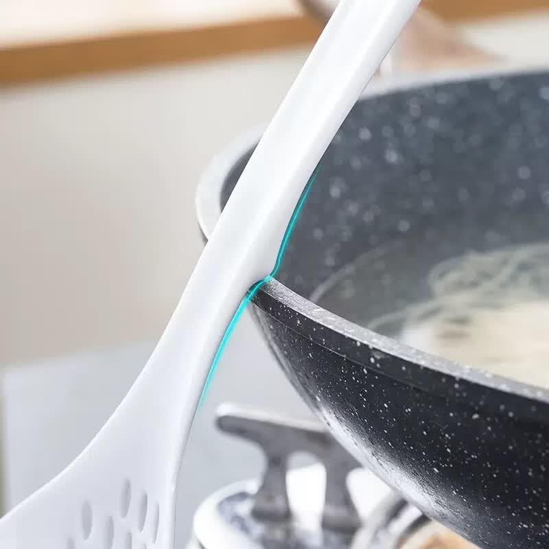 易思迪滤水大号漏勺厨房长柄捞饺子面条勺子家用油炸麻辣烫滤网沥水捞勺 白色2个装