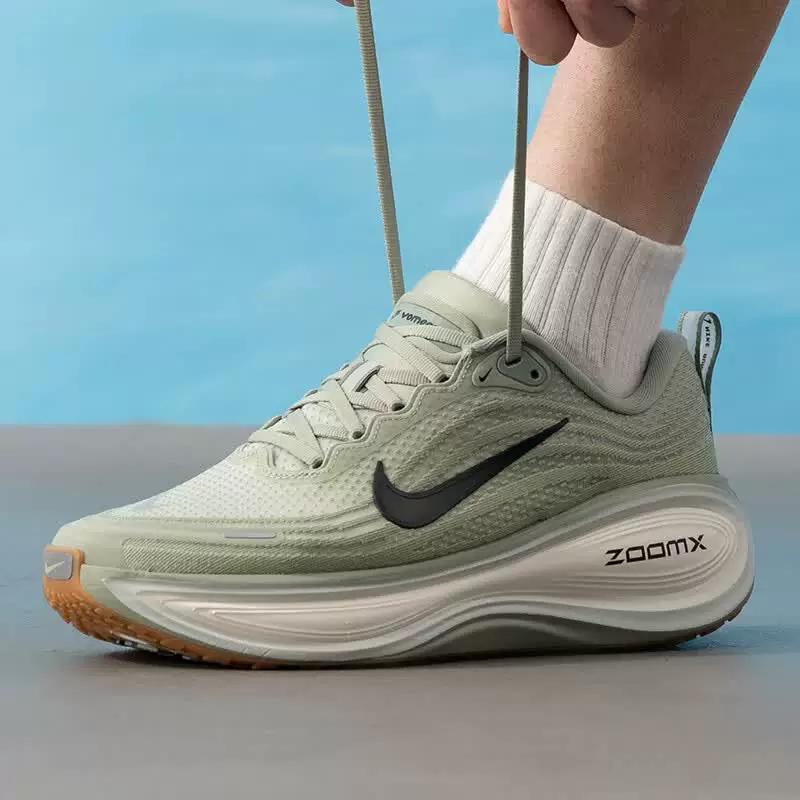 耐克（NIKE）【盛世长运】男鞋夏季VOMERO PLUS迈柔运动训练跑步鞋HV8150-301 HV8150-301 42
