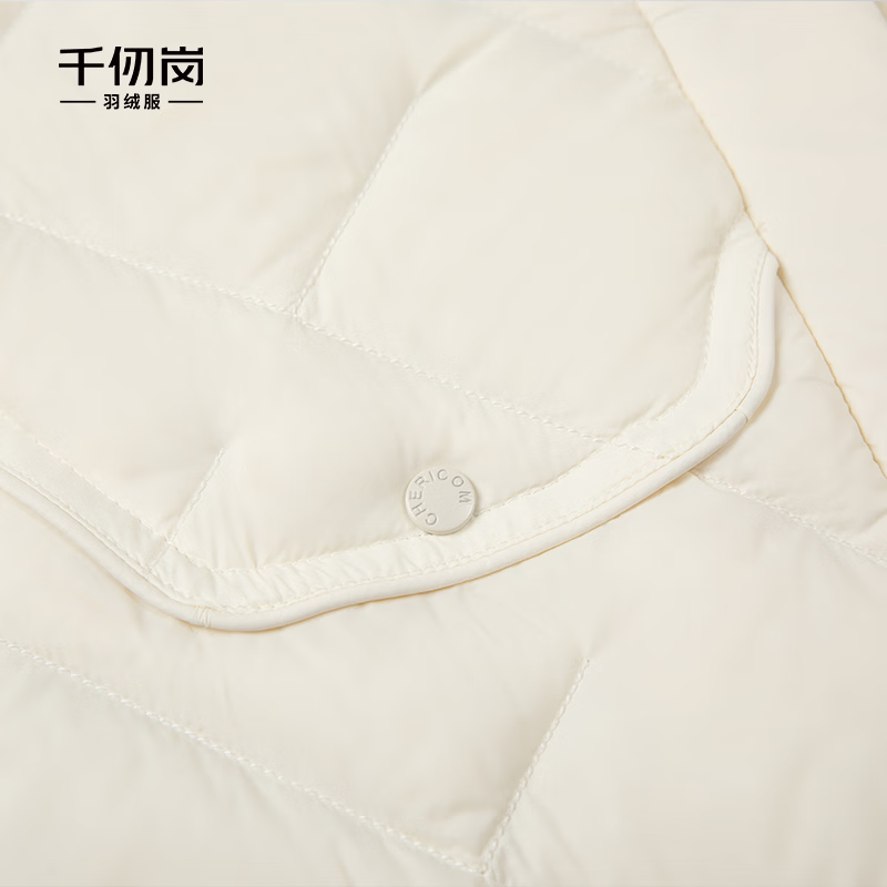 千仞岗90白鸭绒高蓬松度高清洁度冬季羽绒服女士中长款连帽外套 奶油白 XS (155)