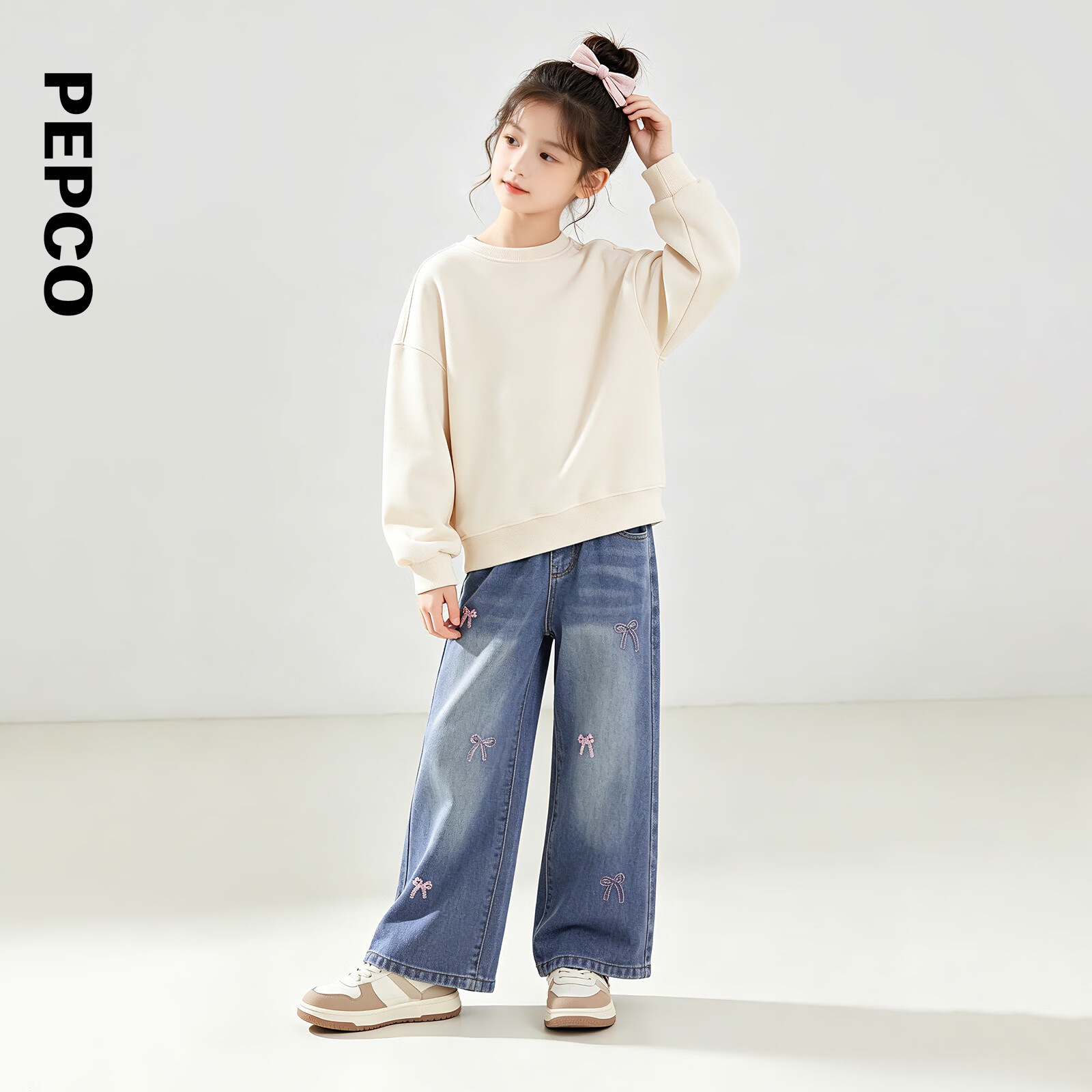 小猪班纳(PEPCO)女童26秋季新品蝴蝶结刺绣阔腿牛仔裤松紧腰休闲直筒长裤 浅蓝牛仔 110