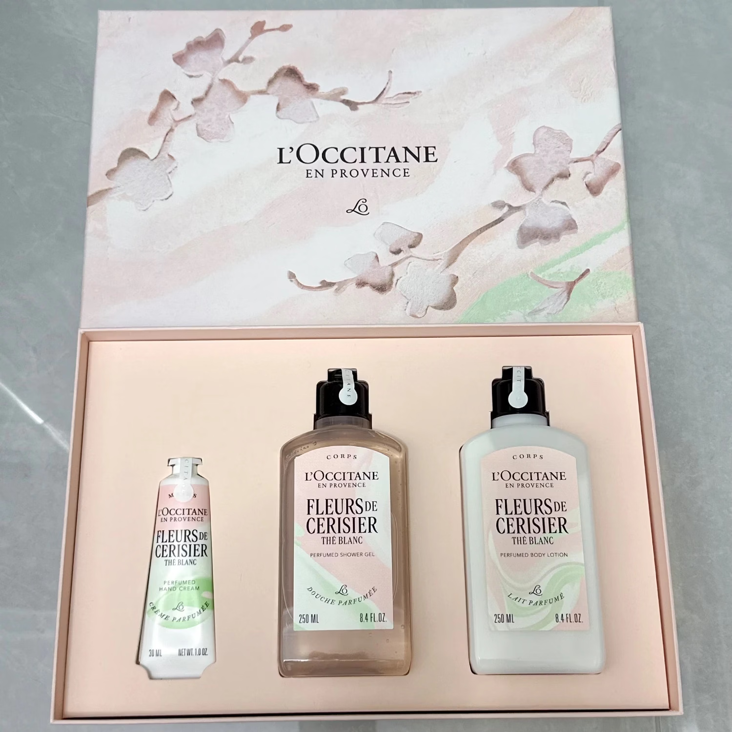 欧舒丹(L'OCCITANE)欧舒丹护手霜乳木果新版樱花礼盒保湿滋润留香生日礼物伴手礼送礼 欧舒丹8件套