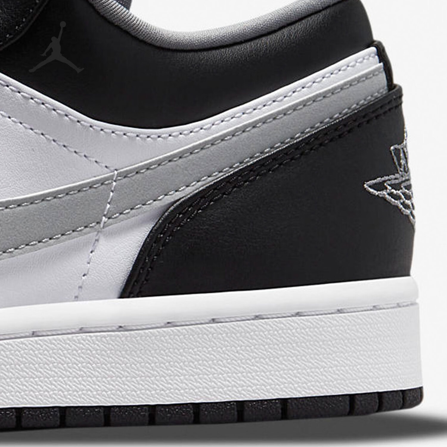 耐克(NIKE)AIR JORDAN 1 男子经典休闲板鞋男女情侣鞋大童鞋篮球鞋 CZ0790-400 黑曜石 39