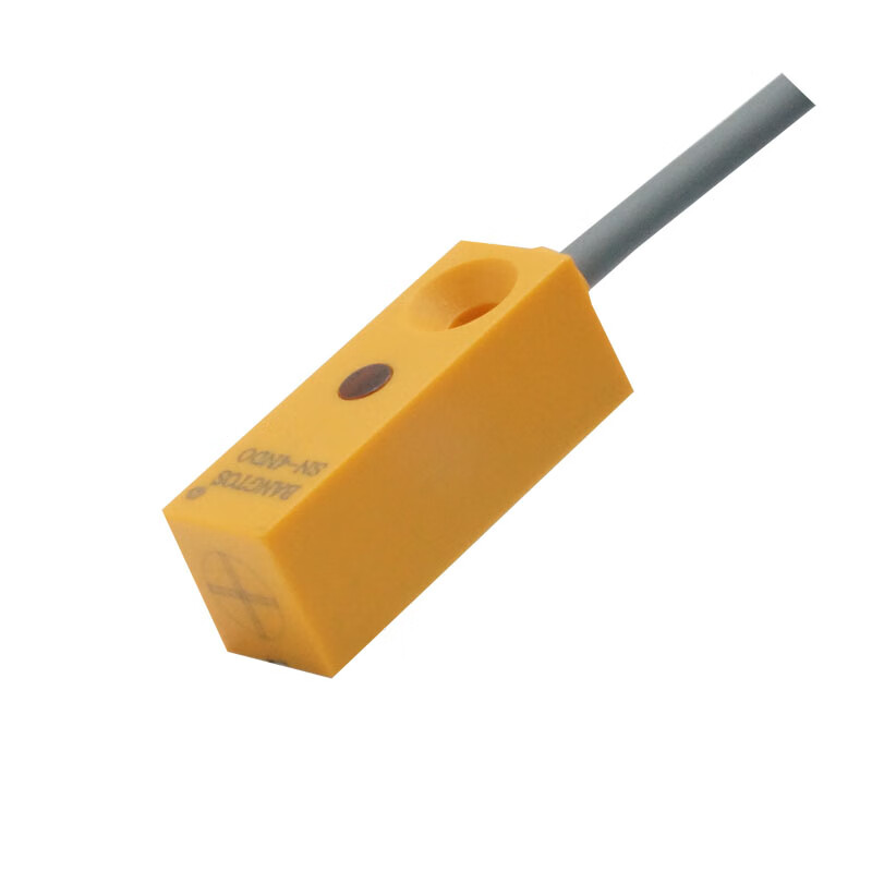 方形微型金属感应接近开关三线npnpnp常开24v限位传感器sn4ndo npn