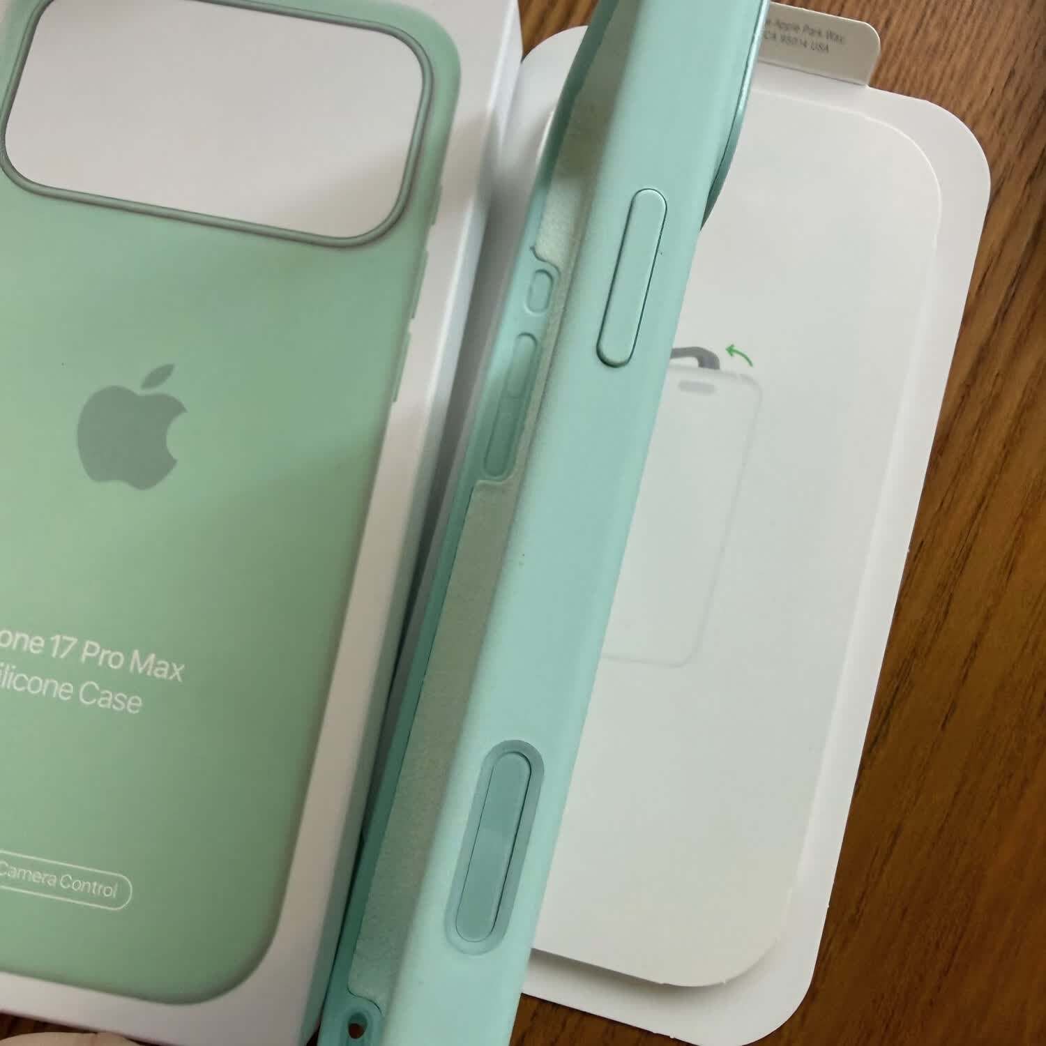 iPhone 17 Pro Max液态硅胶保护壳(现货速发) 碧蓝色 17proMax