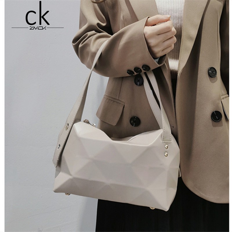 ck轻奢品牌奢侈品女士包包菱格包2022新款百搭时尚女士单肩腋下包软包