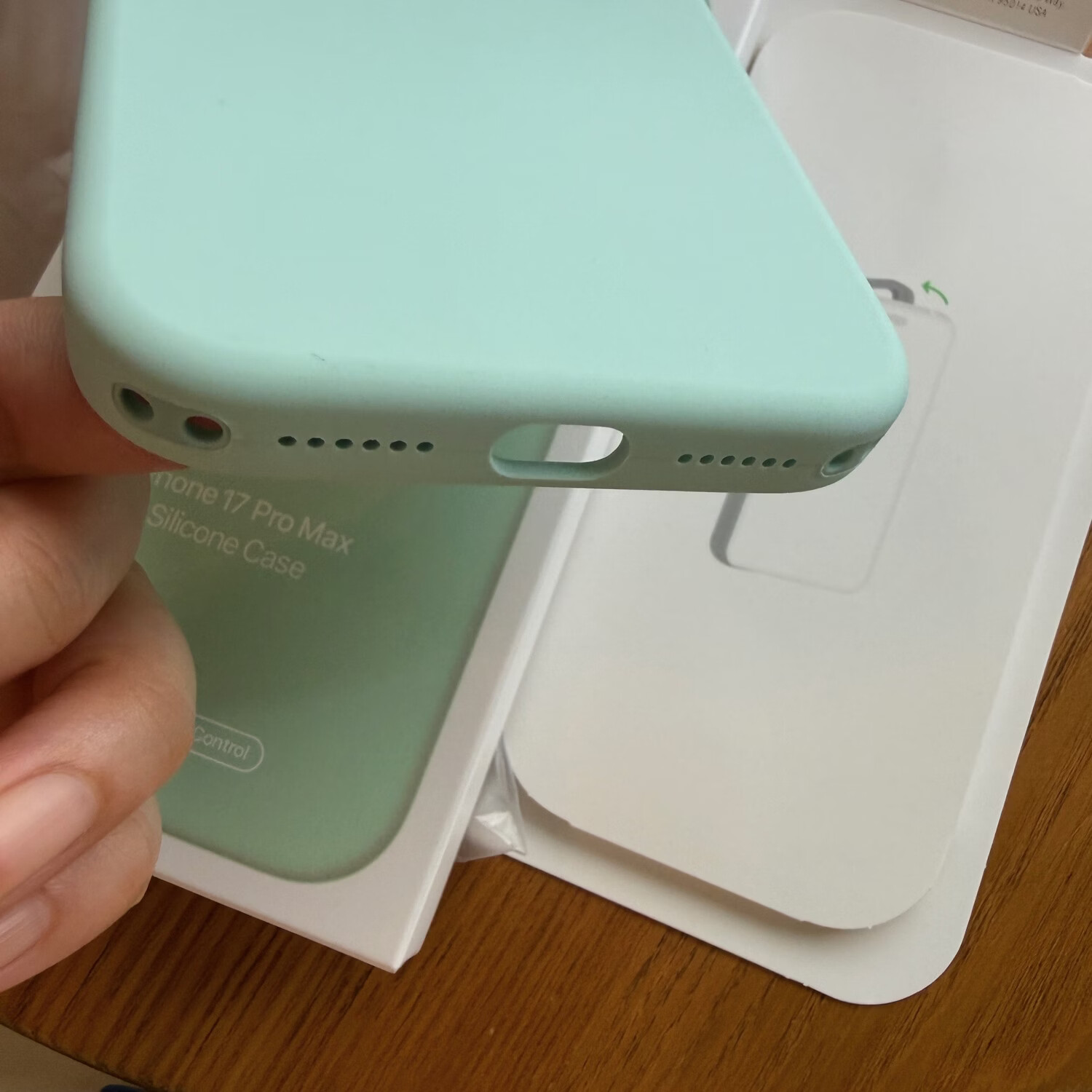 iPhone 17 Pro Max液态硅胶保护壳(现货速发) 碧蓝色 17proMax