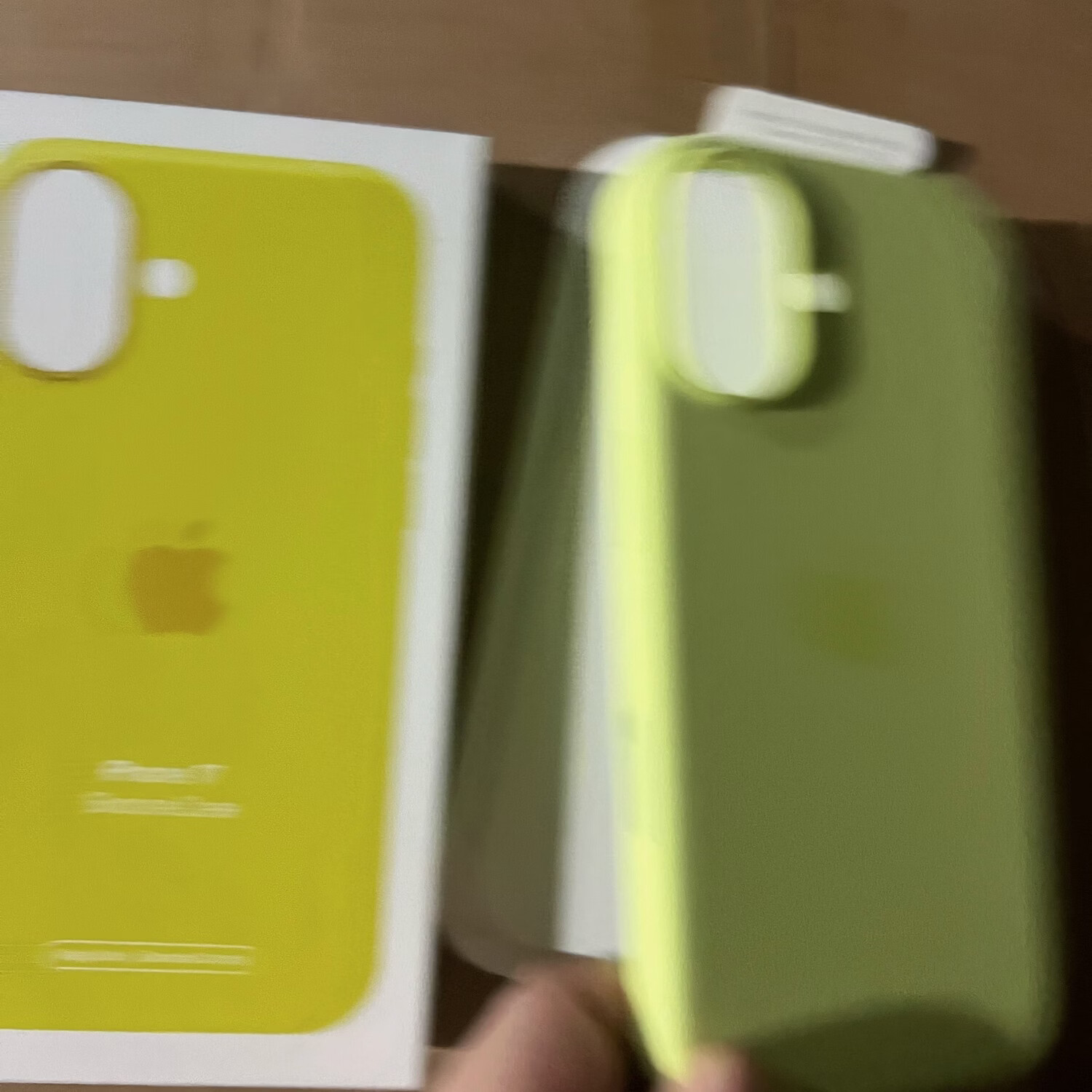 iPhone 17液态硅胶保护壳磁吸动画按键款（现货速发） 霓虹黄色 17