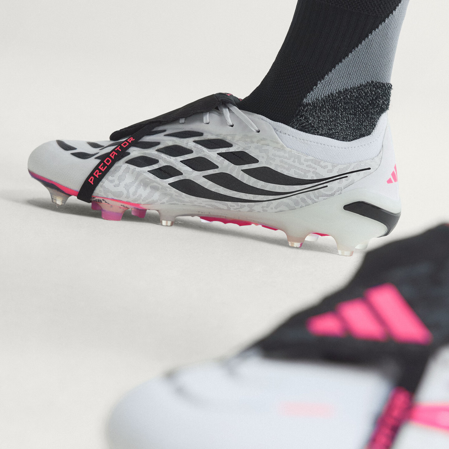 adidas PREDATOR ELITE FT AG人造草皮短钉足球鞋男女阿迪达斯 白色/漩涡荧光红/黑色 43
