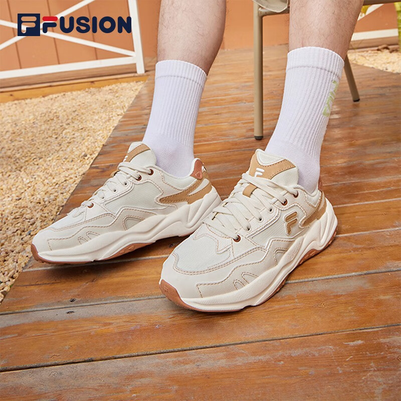 斐乐(fila)fusion潮牌男女鞋跑步鞋新款情侣复古运动鞋 微白/麦麸棕