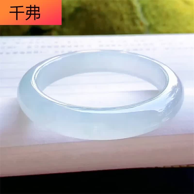 千弗翡翠手镯女白冰少女玉镯高冰晴水正圈贵妃玻璃种翡翠白月光女镯 55-56mm 尺寸属于什么档次？