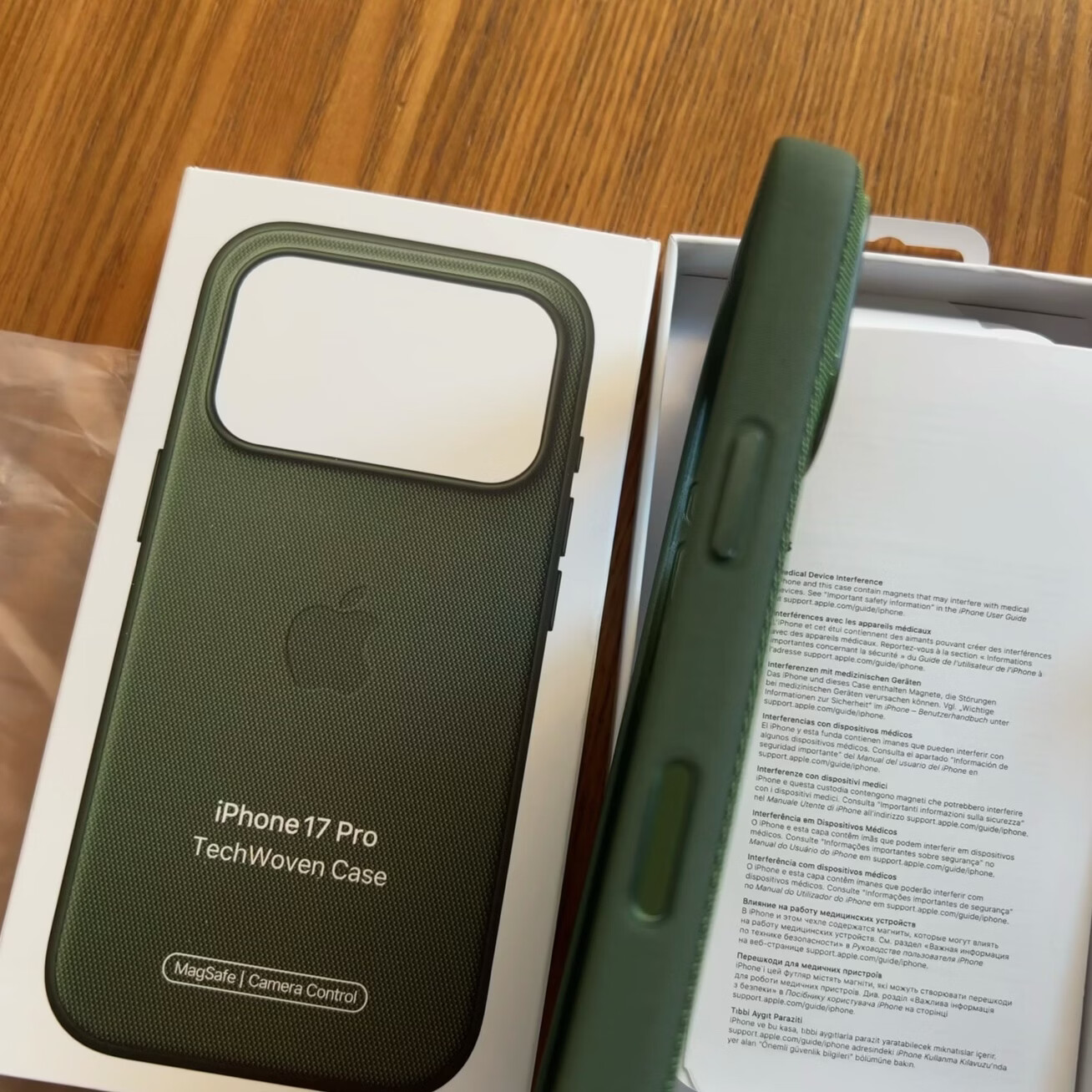 iPhone 17 Pro磁吸动画科技布保护壳 按键款 白色 17pro