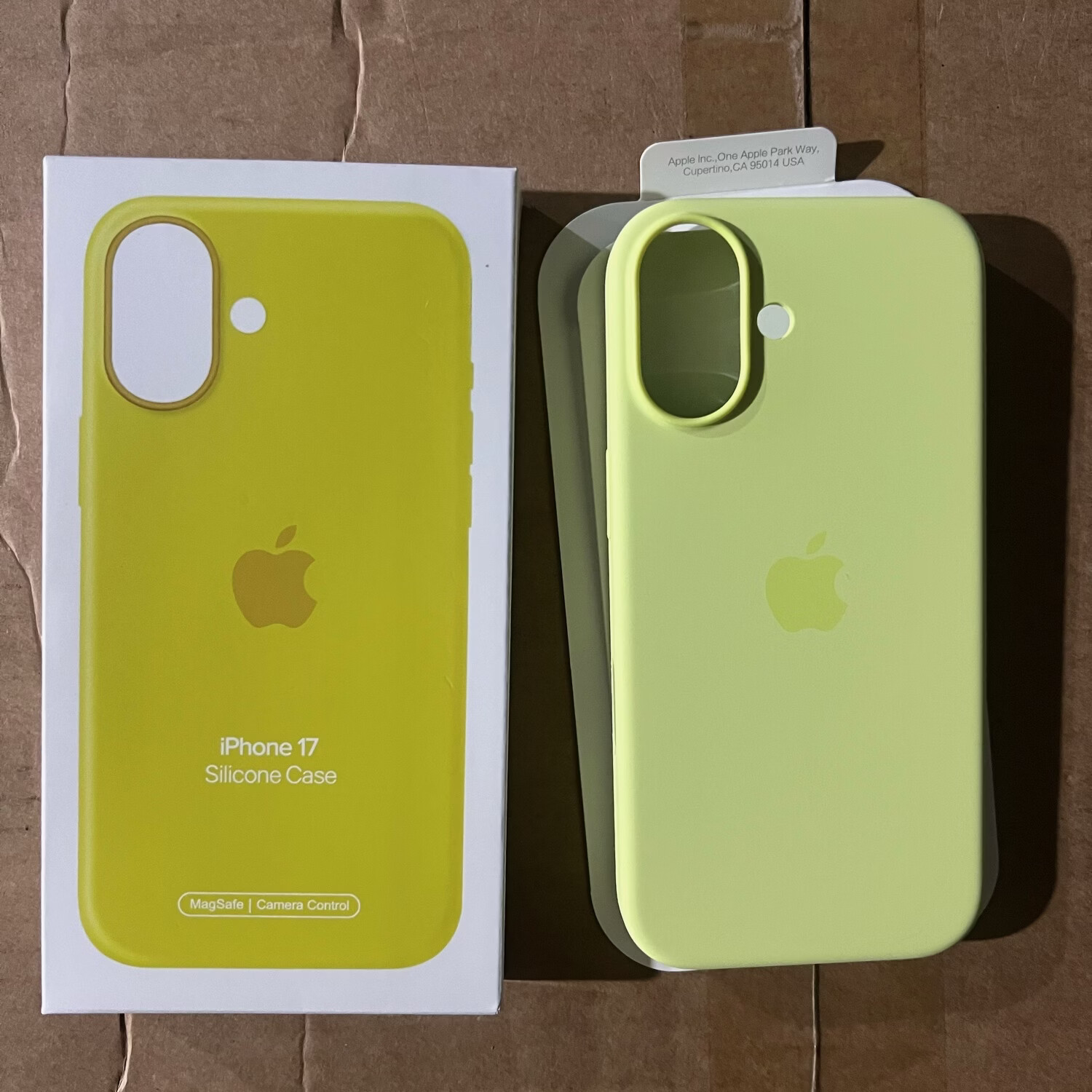 iPhone 17液态硅胶保护壳磁吸动画按键款（现货速发） 霓虹黄色 17