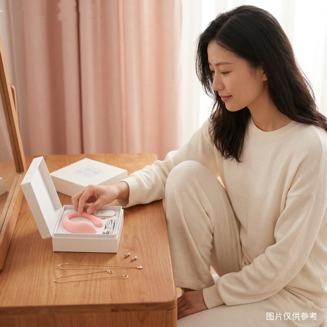 燃烧的蓝小海鲸女性可穿戴强震式阴蒂自慰玩具遥控可插入情趣静音跳蛋