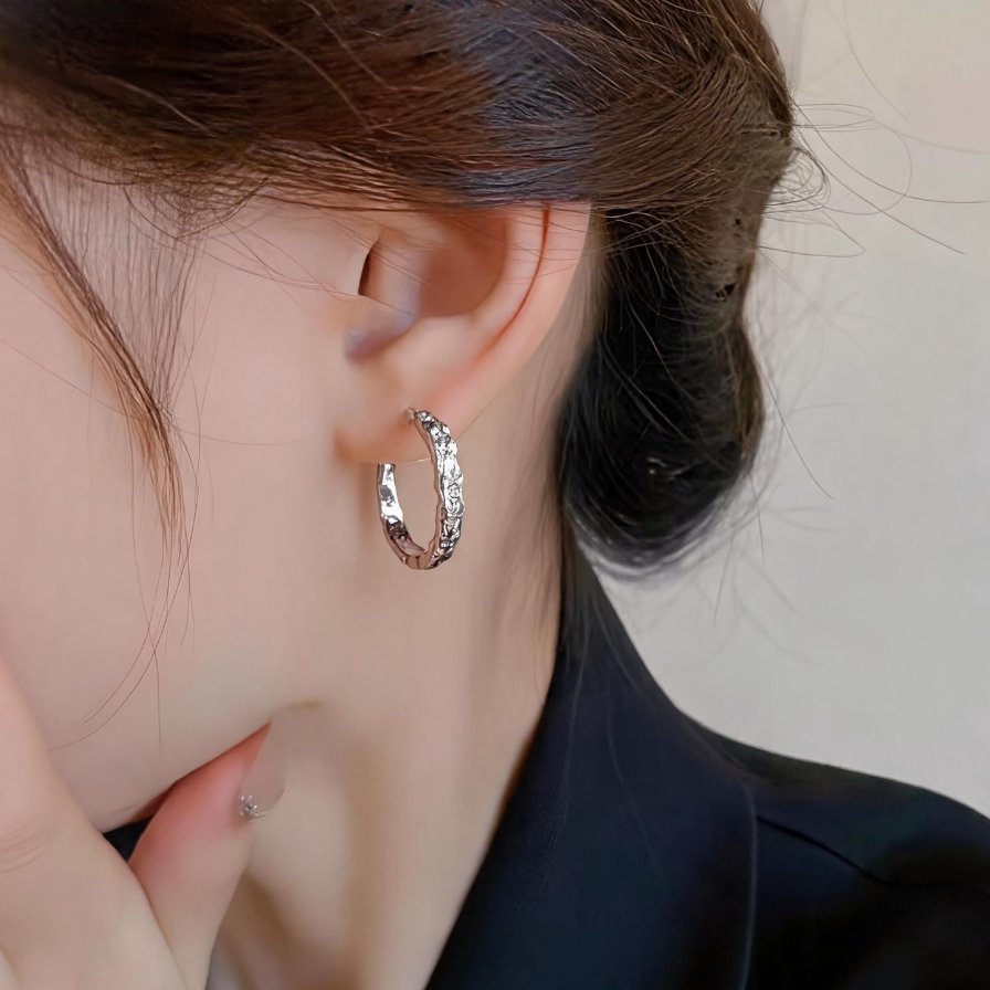 KRISTEN JUDI圈圈耳环女银色耳圈轻奢高级感方圆脸中号耳扣新款设计感耳饰 直径约25MM-实用生日礼物送女友老婆闺蜜